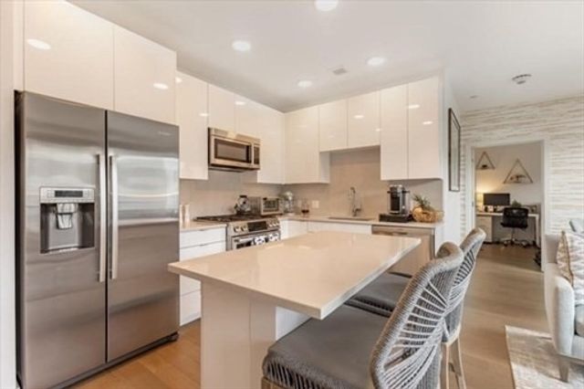 45 Lewis St 401, Boston, MA 02128