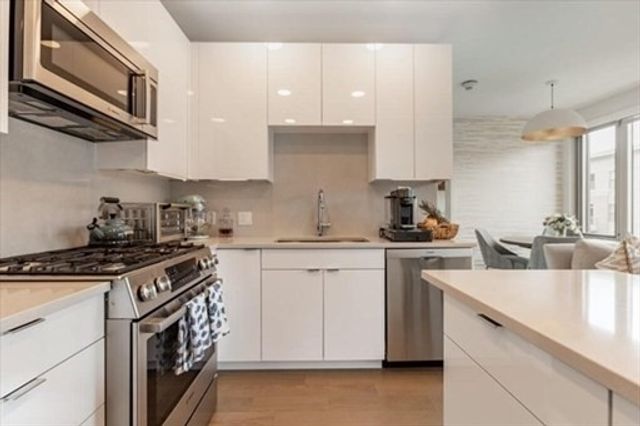 45 Lewis St 401, Boston, MA 02128
