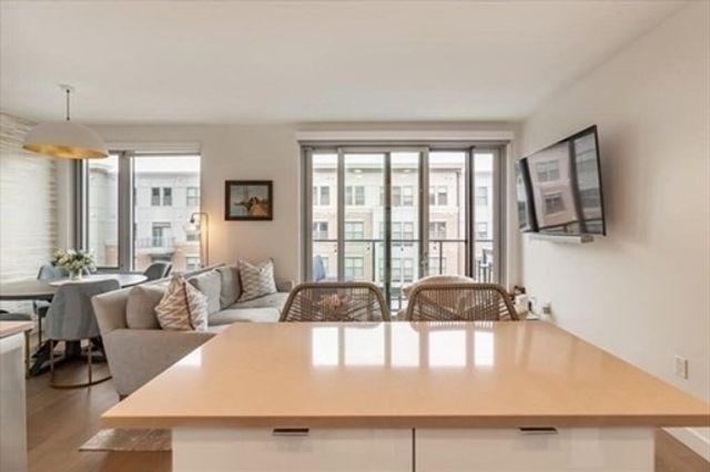 45 Lewis St 401, Boston, MA 02128
