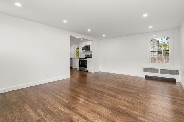 10 Strafford Rd 10, Westwood, MA 02090