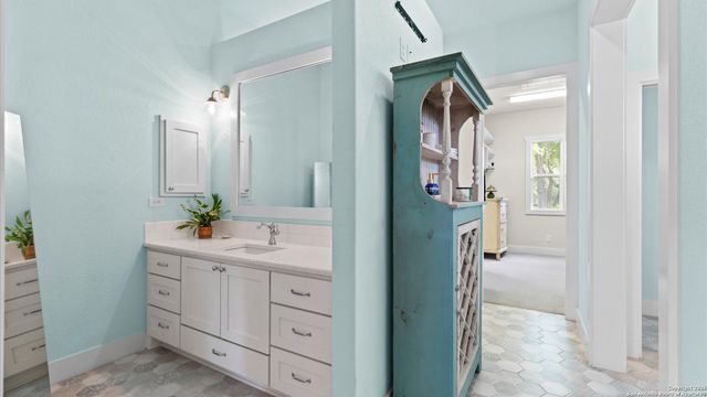 2730 Beaver, New Braunfels, TX 78132