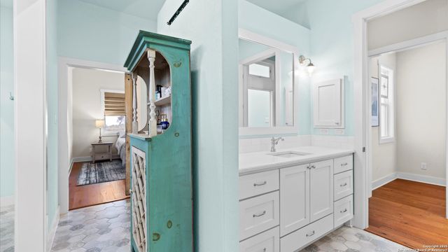 2730 Beaver, New Braunfels, TX 78132