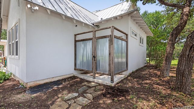 2730 Beaver, New Braunfels, TX 78132