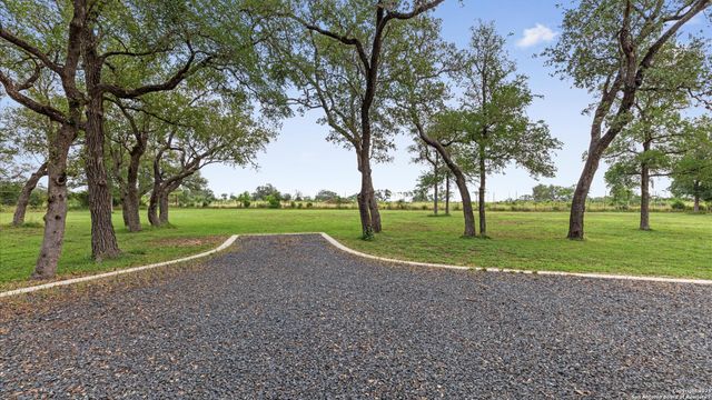 2730 Beaver, New Braunfels, TX 78132