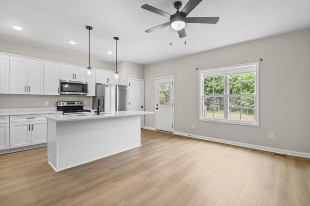 409 Cook Dr B, Clarksville, TN 37042
