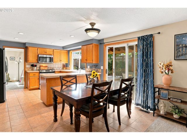 845 RAINTREE Way, Springfield, OR 97477