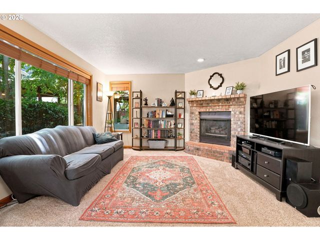 845 RAINTREE Way, Springfield, OR 97477