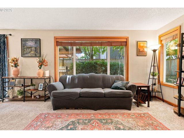 845 RAINTREE Way, Springfield, OR 97477