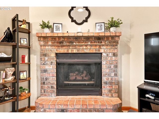 845 RAINTREE Way, Springfield, OR 97477