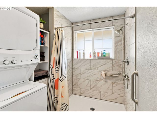 845 RAINTREE Way, Springfield, OR 97477