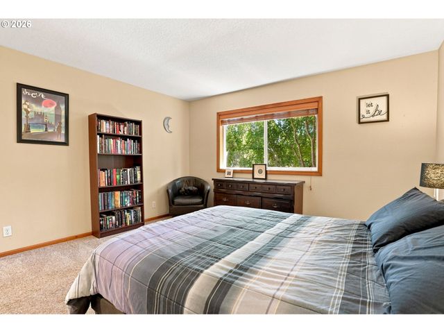 845 RAINTREE Way, Springfield, OR 97477