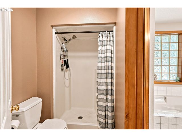 845 RAINTREE Way, Springfield, OR 97477