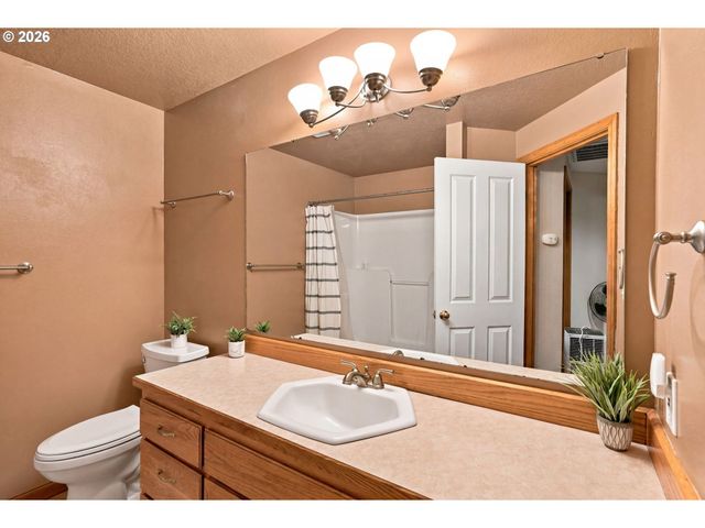 845 RAINTREE Way, Springfield, OR 97477