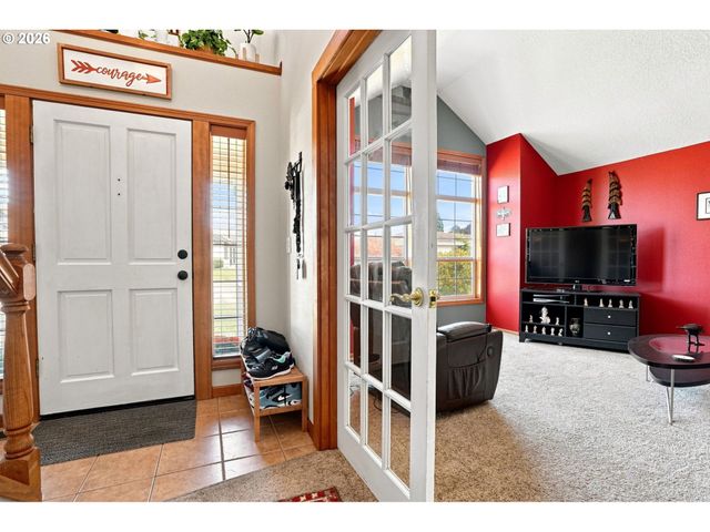 845 RAINTREE Way, Springfield, OR 97477