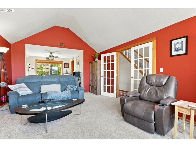 845 RAINTREE Way, Springfield, OR 97477