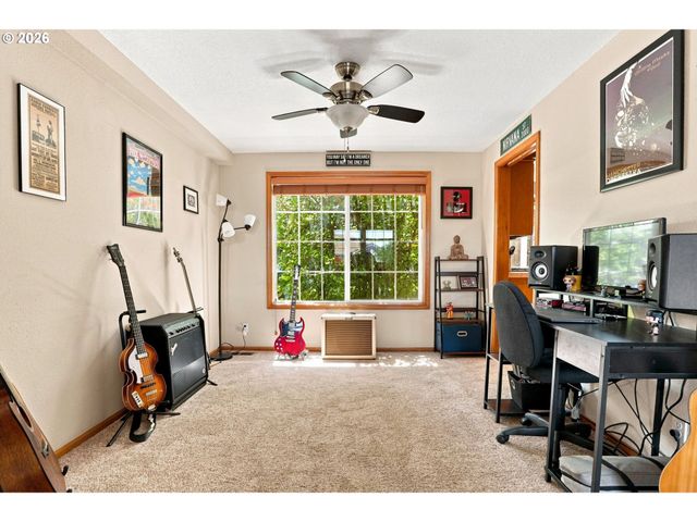 845 RAINTREE Way, Springfield, OR 97477