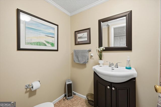 214 Howard Roberts Road, Gray, GA 31032