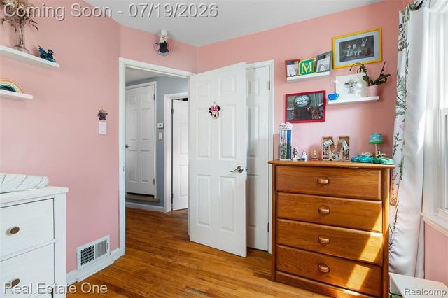 483 Kings Highway, Wyandotte, MI 48192