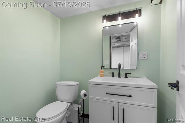 483 Kings Highway, Wyandotte, MI 48192
