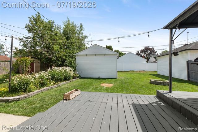 483 Kings Highway, Wyandotte, MI 48192