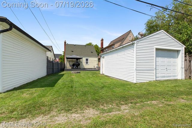 483 Kings Highway, Wyandotte, MI 48192