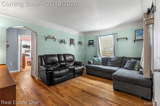 483 Kings Highway, Wyandotte, MI 48192