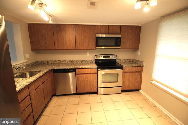 29 VAN HORN PL, Holland, PA 18966