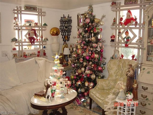 223 S Main Street, Columbiana, OH 44408