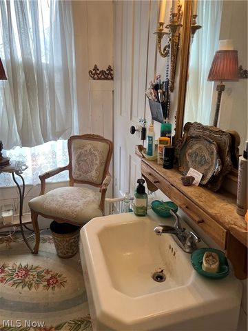 223 S Main Street, Columbiana, OH 44408