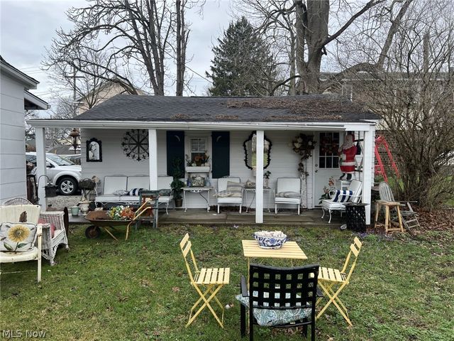 223 S Main Street, Columbiana, OH 44408