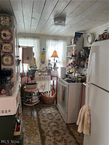 223 S Main Street, Columbiana, OH 44408