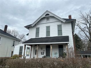 223 S Main Street, Columbiana, OH 44408