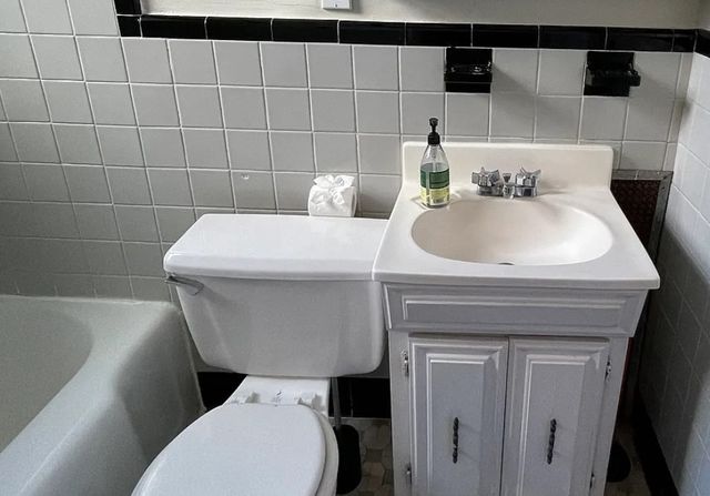 1056 Beacon St 15, Brookline, MA 02446