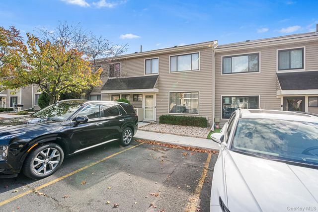 28 Berry Court, Staten Island, NY 10309