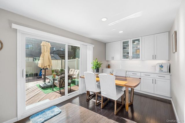 28 Berry Court, Staten Island, NY 10309