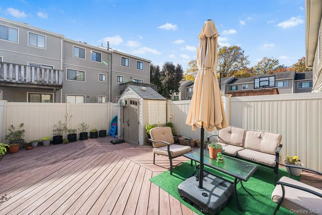 28 Berry Court, Staten Island, NY 10309