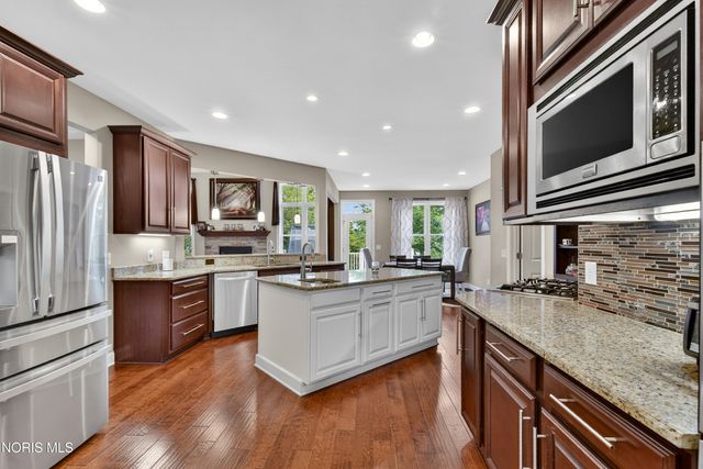 25220 Rocky Harbour Drive, Perrysburg, OH 43551