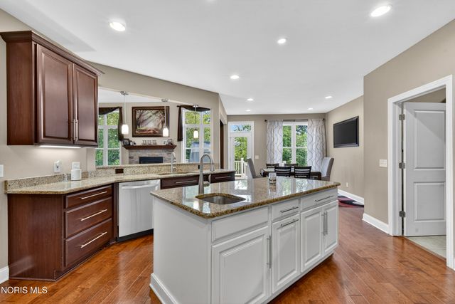 25220 Rocky Harbour Drive, Perrysburg, OH 43551