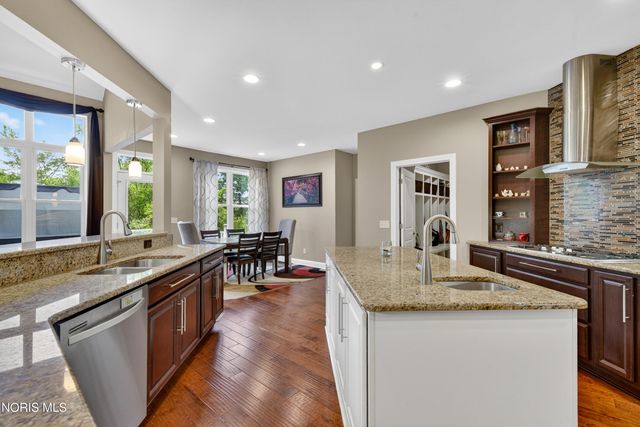 25220 Rocky Harbour Drive, Perrysburg, OH 43551