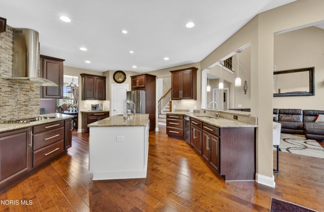 25220 Rocky Harbour Drive, Perrysburg, OH 43551