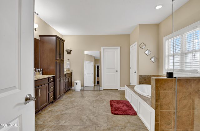 25220 Rocky Harbour Drive, Perrysburg, OH 43551