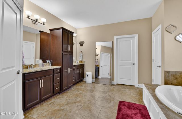 25220 Rocky Harbour Drive, Perrysburg, OH 43551