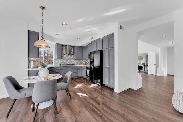 30300 Meridien Cir, Union City, CA 94587