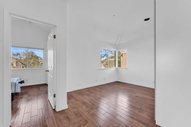 30300 Meridien Cir, Union City, CA 94587