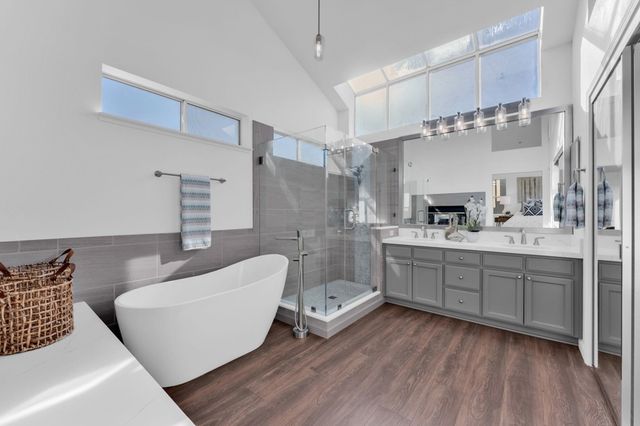 30300 Meridien Cir, Union City, CA 94587