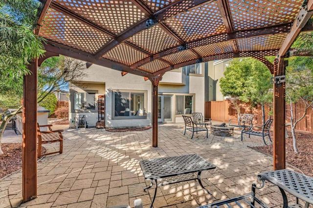 30300 Meridien Cir, Union City, CA 94587