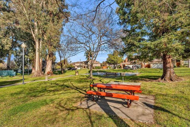 30300 Meridien Cir, Union City, CA 94587