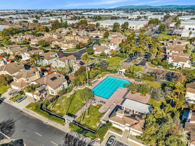 30300 Meridien Cir, Union City, CA 94587