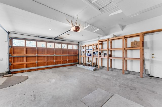 30300 Meridien Cir, Union City, CA 94587