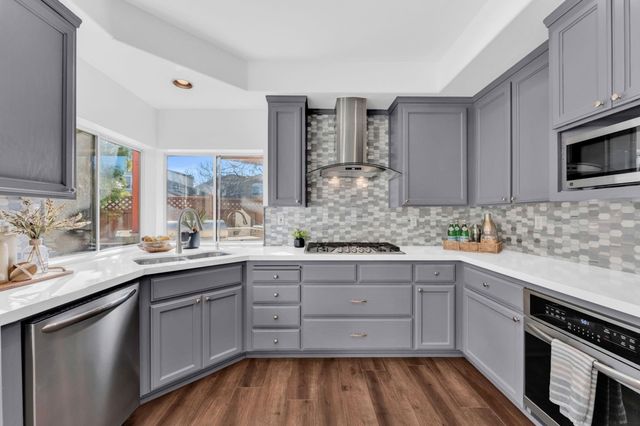 30300 Meridien Cir, Union City, CA 94587